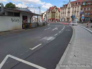 Heidelberg – Neue Fahrbahnmarkierungen in der Dossenheimer Landstraße bietet mehr Platz für Radverkehr