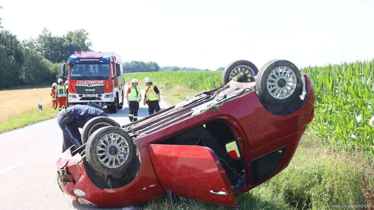 Unfall auf der MÜ6 bei Gumattenkirchen – Auto kommt von Fahrbahn ab und überschlägt sich