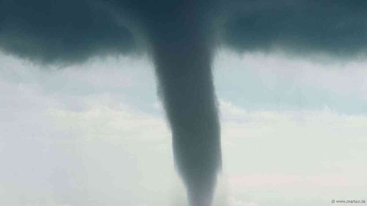 Tornado am Bodensee: Video zeigt Wasserhose vor Friedrichshafen
