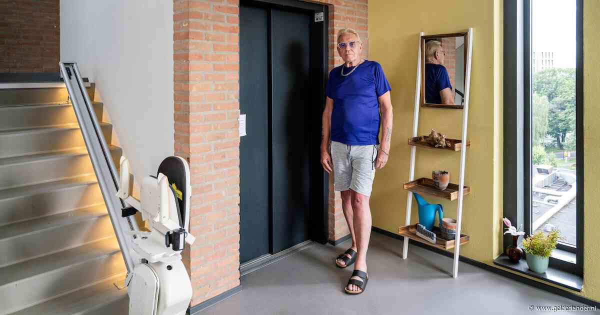 Lift in seniorenflat is volgens Ton (73) sinds januari al 42 keer stukgegaan: ‘Mensen kunnen de deur niet uit’