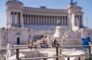 Playmobil feiert 80 Jahre Vespa in Rom
