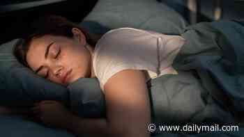 Turn that light out! Teenagers must to go bed an hour earlier or risk diabetes and obesity say scientists - as blood sugar condition reaches record levels in adolescents