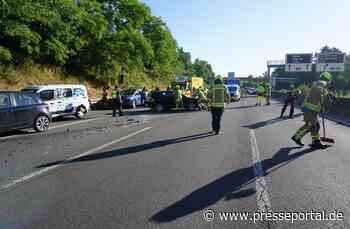 FW Ratingen: Verkehrsunfall mit mehreren Fahrzeugen und Verletzten auf der BAB 52