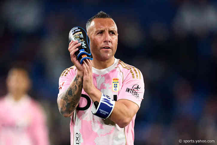 Farewell to a magician, Santi Cazorla retires from football 😢