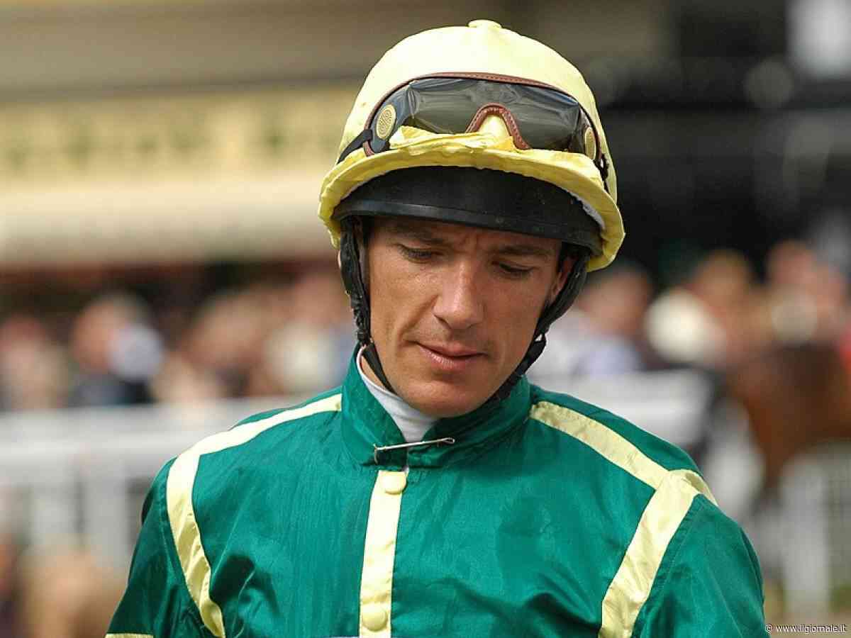 Grave incidente per Frankie Dettori: il fantino più famoso del mondo ricoverato con diverse fratture