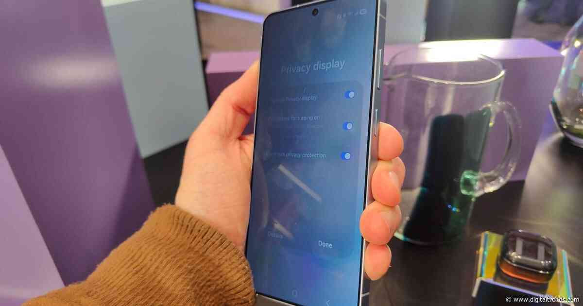 Samsung may stop gatekeeping the Galaxy S26 Ultra’s anti-peeking display with the Galaxy S27 series