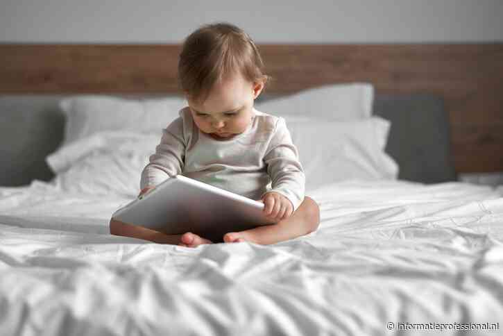 Onderzoekers willen nieuwe richtlijnen rond schermtijd voor kinderen onder twee jaar