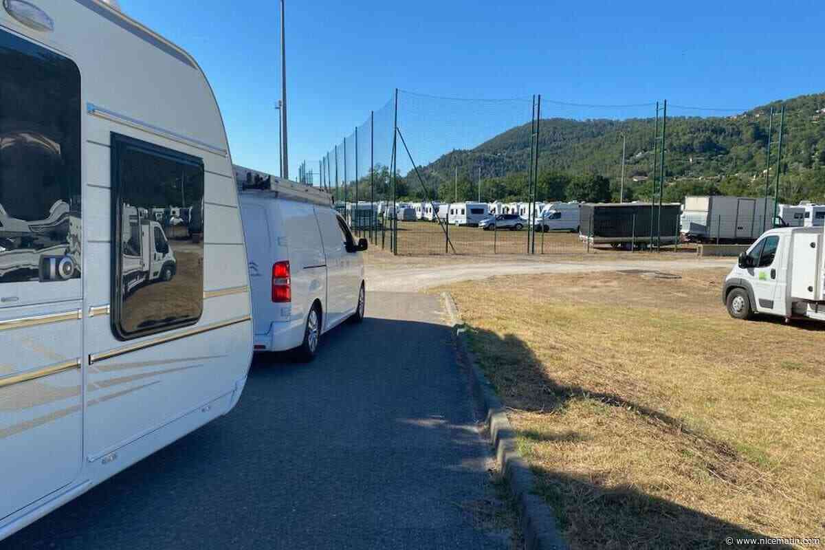 Près de cent cinquante caravanes envahissent le complexe sportif Christophe Dominici à Solliès-Pont