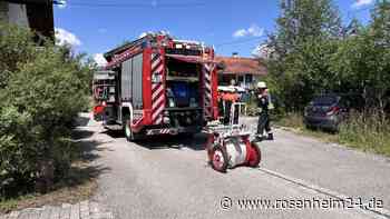 Überhitzte Fahrzeugbatterien lösen Feuerwehreinsatz bei Pfaffing aus