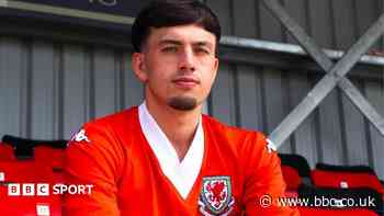 Truro City bring in Wales Under-21 player Tweedy