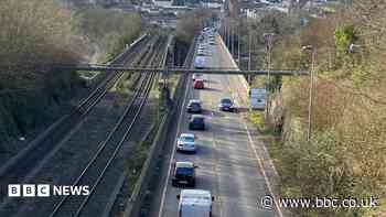Stalled bypass sparks push for cross-border buses