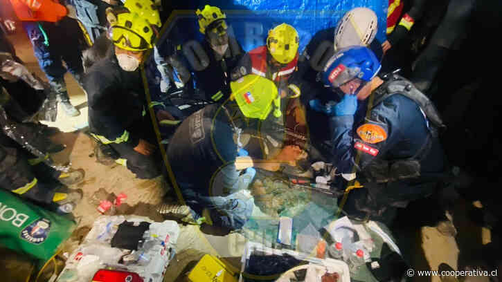 Bomberos chilenos rescataron a sobreviviente de los terremotos venezolanos tras ocho días sepultado