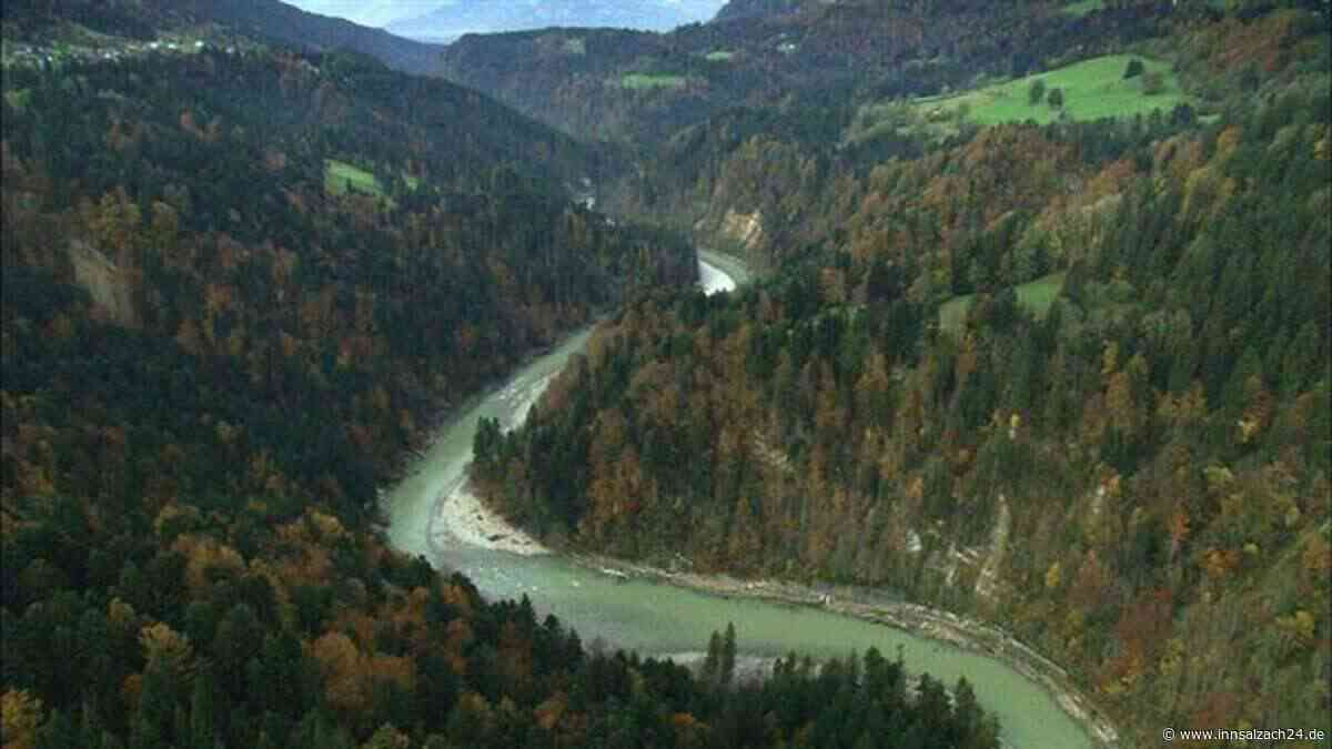 Erst fast gestorben, dann durchgedreht: Mann (18) nach Badeunfall außer Rand und Band