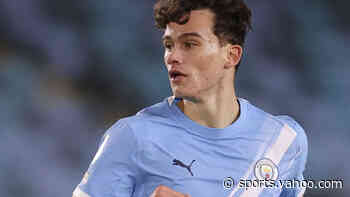 Barnsley bring in Man City defender Smith
