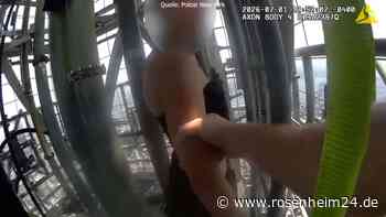 Bodycam-Aufnahmen zeigen: Polizist klettert auf Empire State Building und nimmt russisches Paar fest
