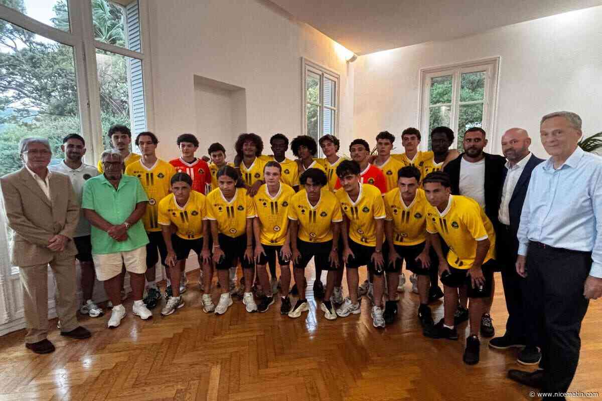 « On ne veut pas faire de la figuration » : honorés par la Ville après une saison exceptionnelle, les U18 de l’US Cap-d’Ail évolueront face à des clubs professionels dans le championnat U19
