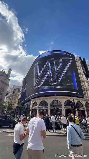 Taking over the world famous Piccadilly Lights 🤩💫 #f1