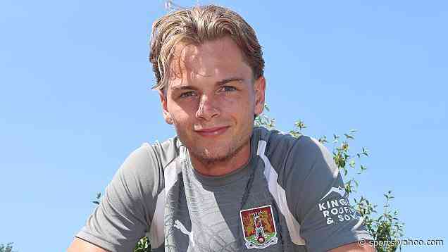 Cobblers sign midfielder Briggs on loan from Leicester