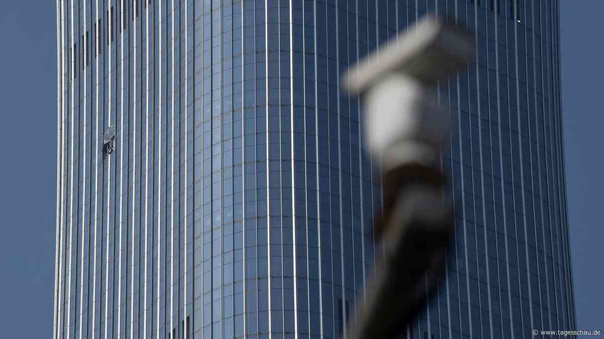 Absturz in CITIC Tower: Pekings Behörden nennen Details zu Flugzeug-Crash