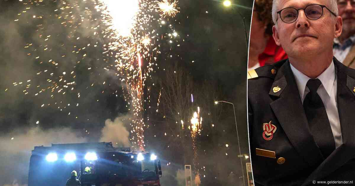 Brandweer wil al jaren vuurwerkverbod, maar de eigen verenigingen kunnen wél een ontheffing aanvragen: ‘Gek signaal’