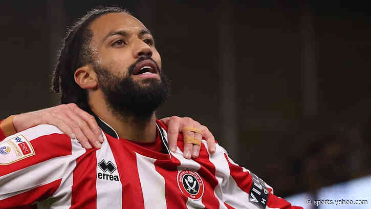 Sheff Utd midfielder Riedewald signs new deal