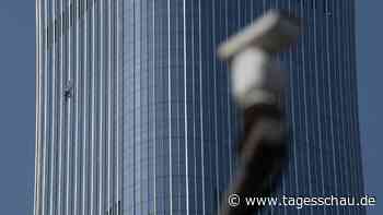 Absturz in CITIC Tower: Pekings Behörden nennen Details zu Flugzeug-Crash