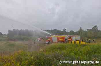 FW-DO: Vegetationsbrand auf Haldenfläche in Dortmund Eving - Feuerwehr Dortmund im Einsatz