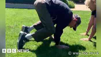 Press-up buff, 98, tries his hand at yoga
