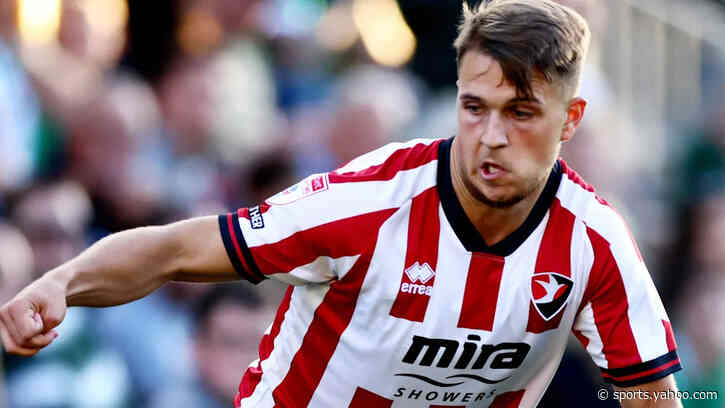 Harrogate bring in right-back Payne