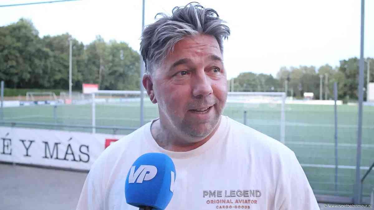 Theo Janssen blijft langer bij Vitesse: 'Zo wil ik de club helpen waar ik kan'