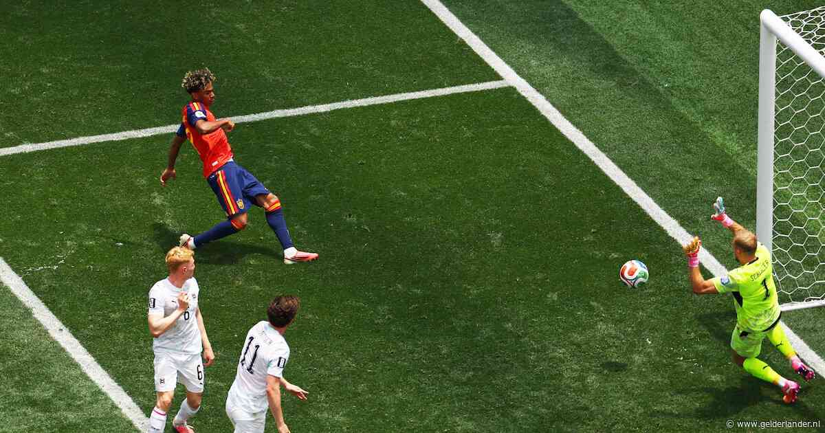 LIVE WK voetbal | Spanje vergroot bijna de marge tegen Oostenrijk: vrije trap tegen de lat, Lamine Yamal stuit op keeper