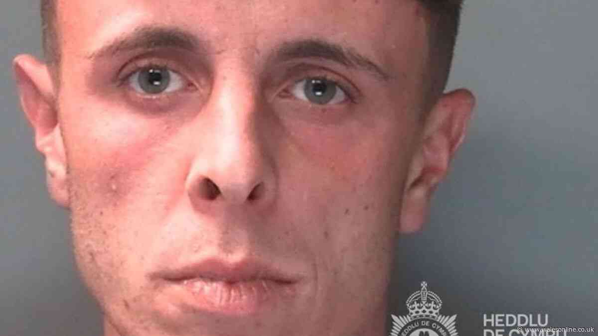 Police raid man's house after reading Snapchat messages