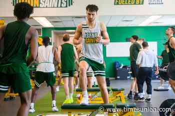 New Siena coach Nevada Smith: Reid Ducharme could lead Metro in scoring in 2026-27