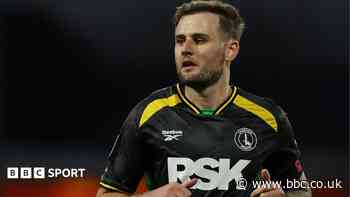 Bradford sign Charlton defender Gillesphey