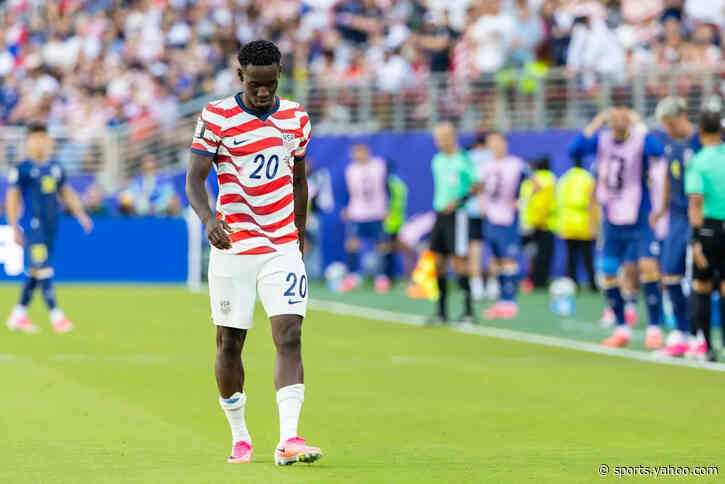 Former USMNT coach Bruce Arena approves of Folarin Balogun's red card: 'That's a dangerous play'