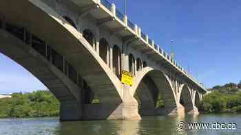 People warned to keep away from faster-flowing river in Saskatoon