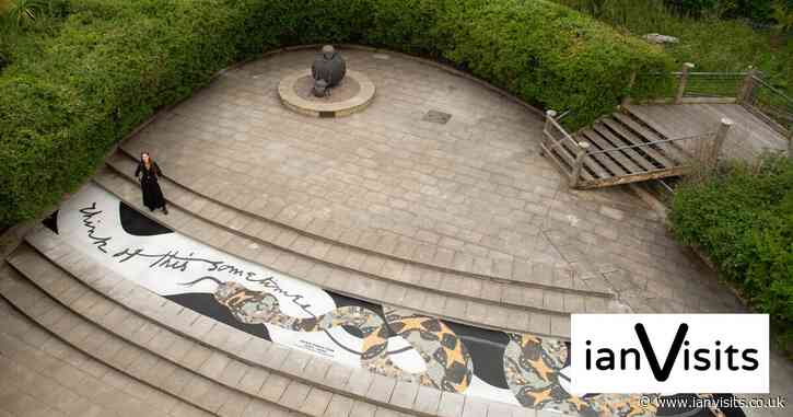A 53 foot long snake has arrived at London Zoo