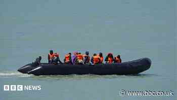 Migrants arrive by boat in Farage's constituency