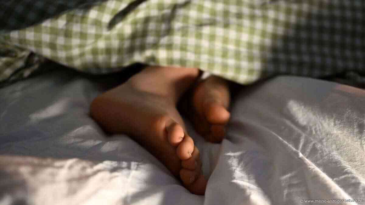 Bloß nicht weich und warm? So bettet man sich gut im Sommer