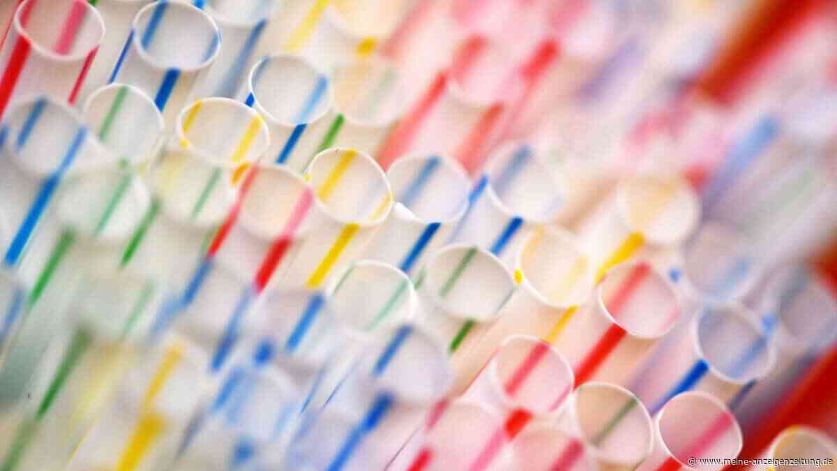 Es werden noch immer Einweg-Plastikstrohhalme verkauft