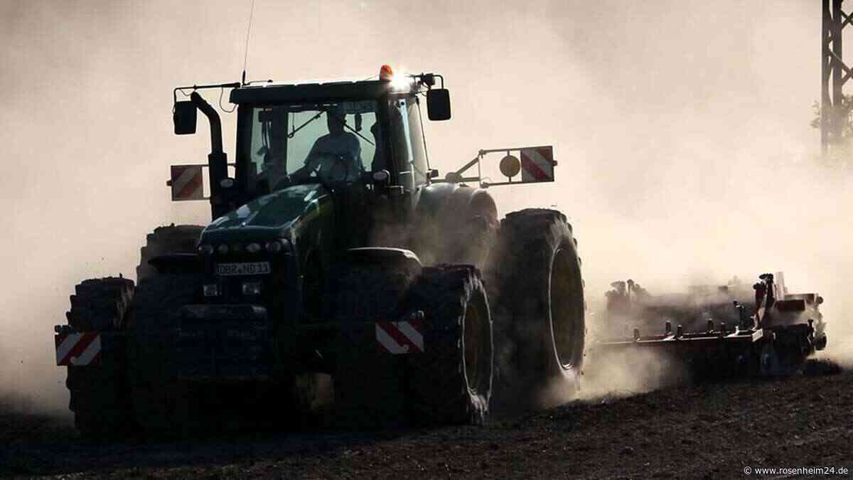 Schwiegersohn macht Schockfund: Landwirt (†58) wird von eigenem Traktor überrollt