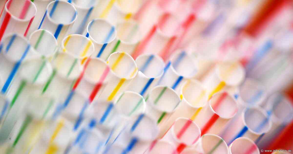 Es werden noch immer Einweg-Plastikstrohhalme verkauft