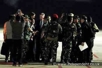 American pilot shot dead and his plane set on fire by Papua rebels