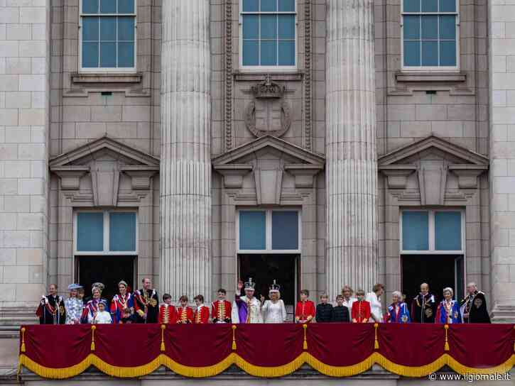 Turisti, topi e infiltrazioni: la “maledizione” di Buckingham Palace e la scelta di Re Carlo