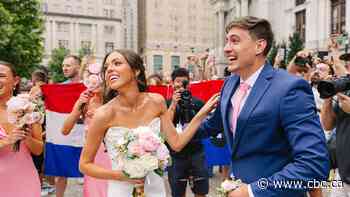 Croatia World Cup fans photobomb wedding shoot | The Moment
