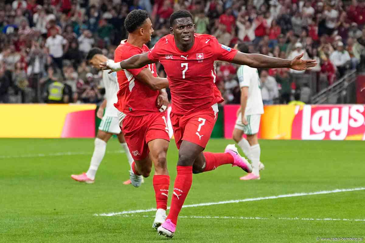Manzambi leitet ein: Schweiz mühelos ins WM-Achtelfinale