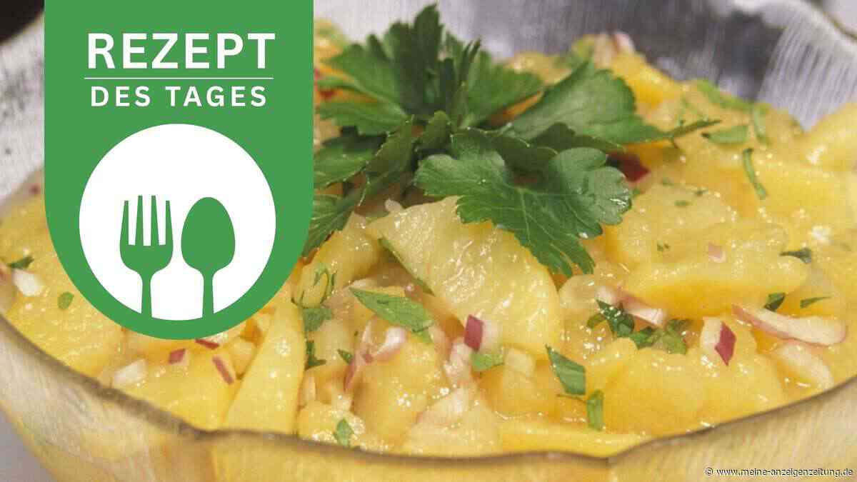 Klassischer Kartoffelsalat zum Grillen: einfaches Rezept mit Brühe, Senf und Essig