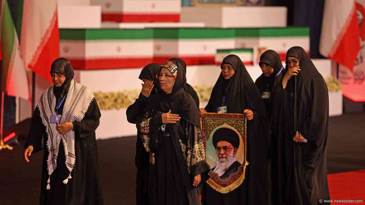 LIVE | Lichaam van Khamenei aangekomen in religieus complex in Teheran
