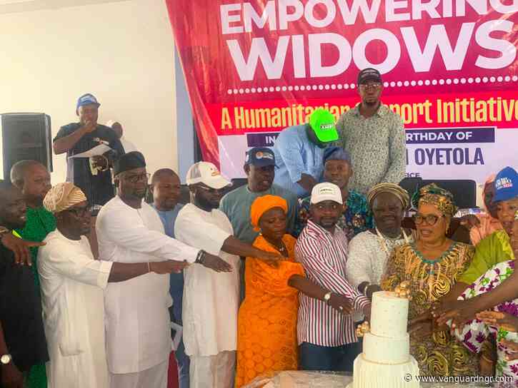Oyetola’s son donates N15m to 300 widows, elderly in Osun