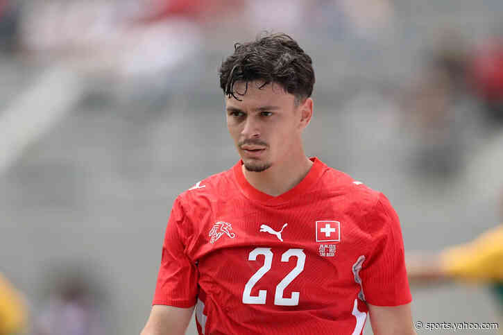 😱 Switzerland spurn easiest goal of the Cup yet, but beat Algeria